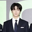 lleento's tweet photo. 스티커 기자간담회 재현이..
얼굴로 컴백했다고 알려주는중 https://t.co/uNtTwZUbaL