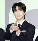 lleento's tweet photo. 스티커 기자간담회 재현이..
얼굴로 컴백했다고 알려주는중 https://t.co/uNtTwZUbaL