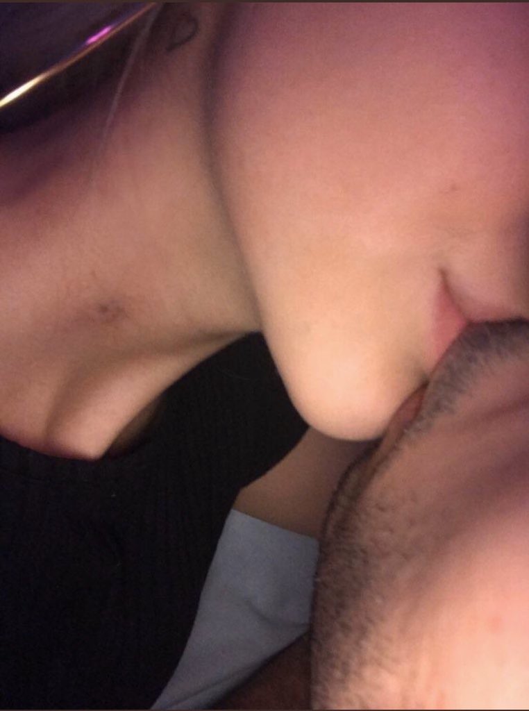 ERROR tweet media