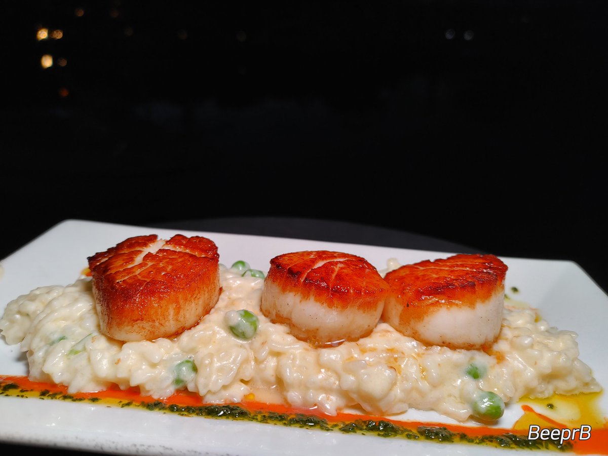 BeeprBuzz's tweet photo. .@samonthewater has been featured here &amp; my personal page a lot in the last 10yrs.

Picky it up for the last 10 days. 

Brandon has done amazing things w/the menu.

As I posted 9/2, they're closing 9/26. 

#BeeprBuzzPick

Seared Scallops on Parmesan &amp; Creamy Sweet Pea Risotto. https://t.co/vqMDey4EkR