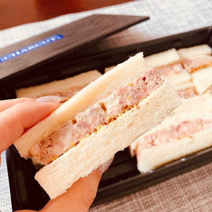 ippintw's tweet photo. 【まとめ記事をCHECK！】
≪保存版≫絶品……専門店の味！ワインにもよくあうシャルキュトリー３選
https://t.co/cFWzlRZEOx
https://t.co/OT26N5HRj9
#おうち時間
#おうちごはん
#ご褒美
#シャルキュトリ
#CHARCUT
#キュルノンチュエ
#ファットリアビオ北海道
#お取り寄せ
#ippin https://t.co/9o4S4x86SY