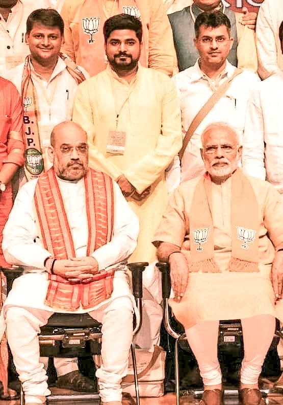 jviplav's tweet photo. विश्व के सर्वाधिक लोकप्रिय और भारत के जनप्रिय प्रधानमंत्री आ० @narendramodi जी,आपने अपने प्रबल आत्मबल से भारत की सम्पूर्ण व्यवस्था का परिवर्तन करते हुए #नव_भारत  निर्माण के महायज्ञ में हरेक भारतीय को अपनी जिम्मेदारी निभाने हेतु प्रेरित किया है। 
आपको ���न्मदिन की अनंत शुभकामनाएँ 👏 https://t.co/krTpO4Hw2b