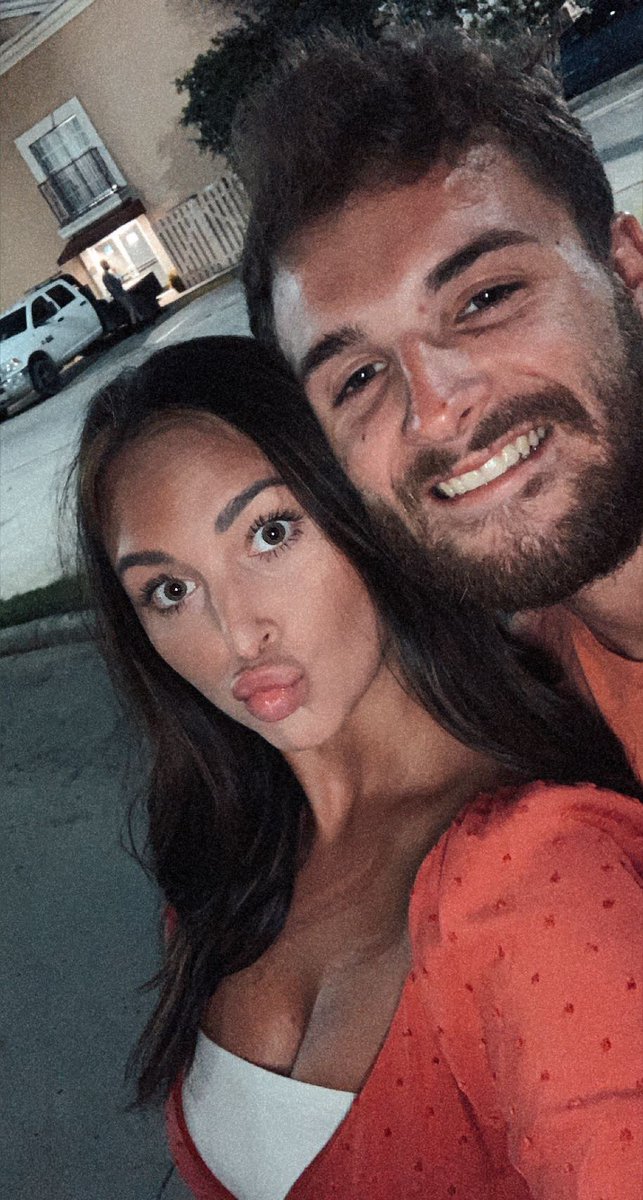 baileyalyse12's tweet photo. My absolute best friend. I’m blessed beyond measure with this one. I love you💗 @rettbake02 https://t.co/WH4fkrI1o2