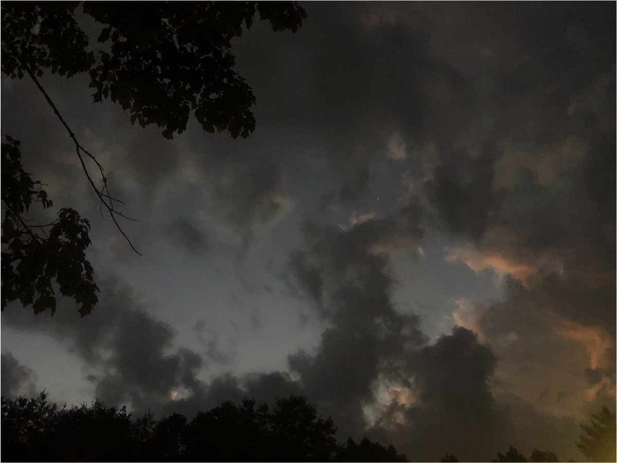 itswideawake30's tweet photo. ░-░ ░h░e░a░d░ ░i░n░ ░t░h░e░ ░c░l░o░u░d░s░ ░-░ #photography #headintbeclouds https://t.co/GDVYSRVtsd
