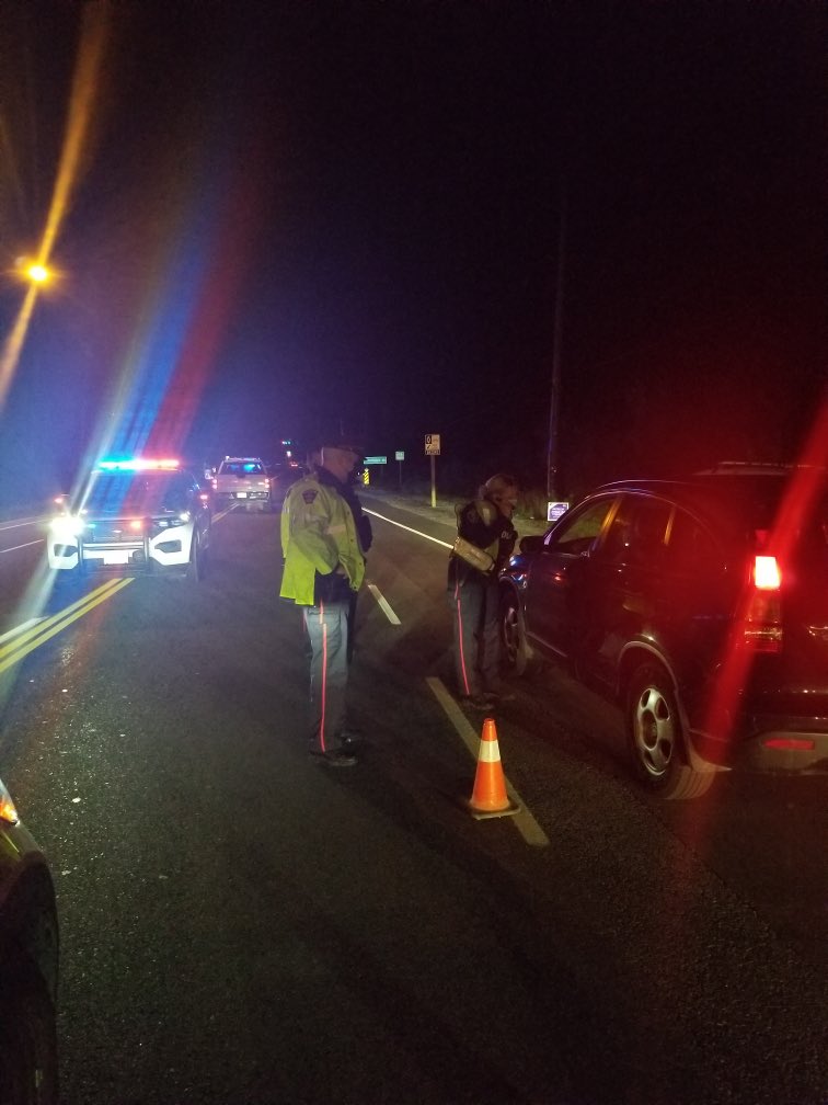 DRPSNorthDiv's tweet photo. Officers from North Durham are doing a RIDE program on Hwy 7a in Port Perry. Pls don’t drink and drive. @TwpofScugog https://t.co/6BZf6AD3l5