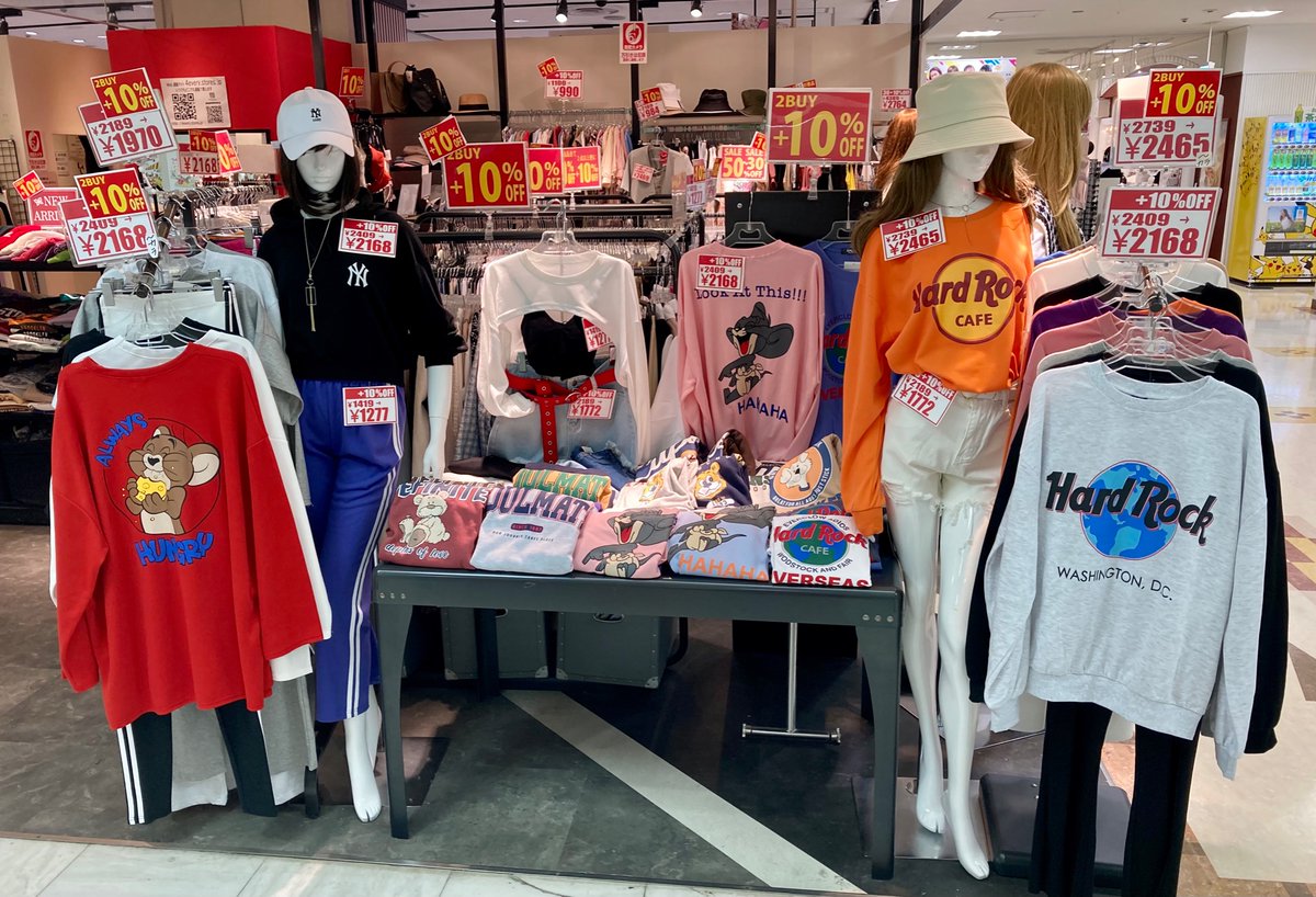 ikebukuro_alta's tweet photo. 【1F】🦋4エブリー🦋では2BUY10%OFFセールを開催中👏💕人気のリボンワンピースやキャラクタースウェットもセール価格からさらにお買い得になります😘👍✨
#池袋アルタ #アルタ #ALTA #4every #フォーエブリー #池袋店 https://t.co/C20tZwHhfG