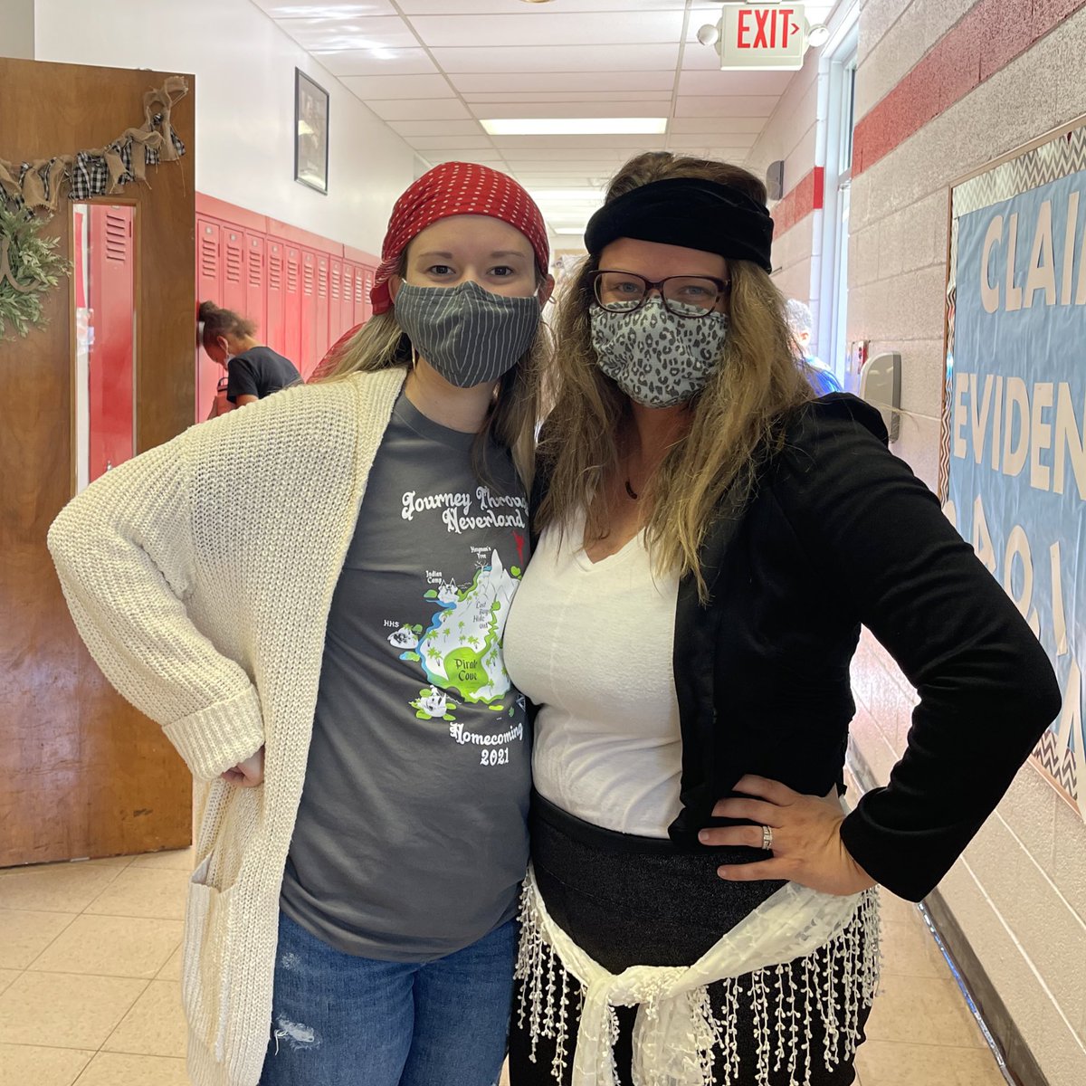 STMS_StuCo's tweet photo. Happy dress like a pirate day! https://t.co/YMhwGhc3Ek