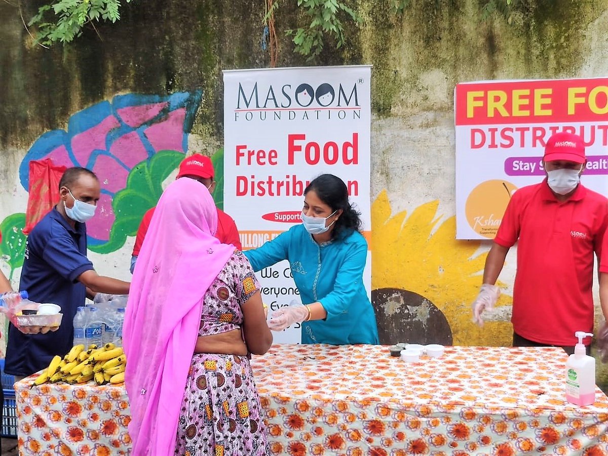 HighwayConcess1's tweet photo. The purpose of human life is to serve and to show compassion and the will to help others #AlbertSchweitzer
#HC1 and Shillong Expressway Pvt. Ltd. tried making a difference by serving the less fortunate at #Mumbai in partnership with the NGOs #Kshamata and the #Masoom Foundation. https://t.co/FioN9Fg7gu