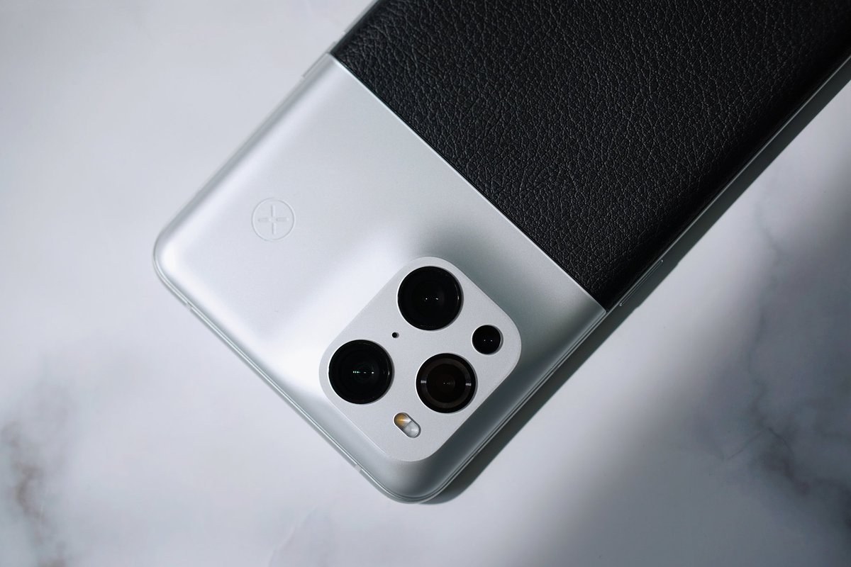 UniverseIce's tweet photo. OPPO Find X3 Pro Photographer Edition https://t.co/gs9SE3V4kU