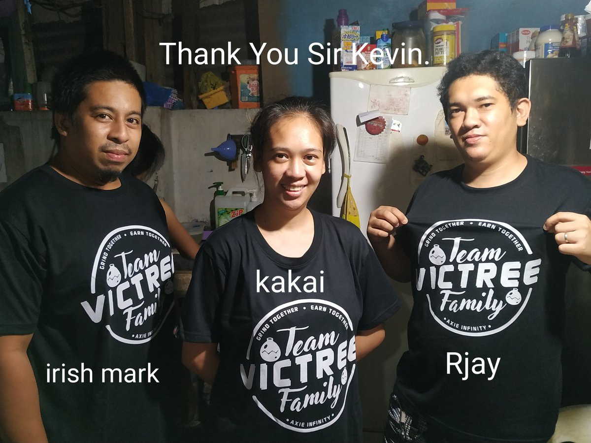 Smartalecc5's tweet photo. First 200 #TeamVicTree shirts have been printed and distributed. You all are looking #GWAPO! https://t.co/iECBV2YSIJ