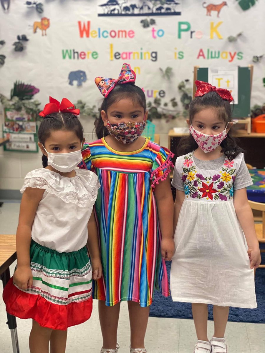 Rebecca Casas tweet media