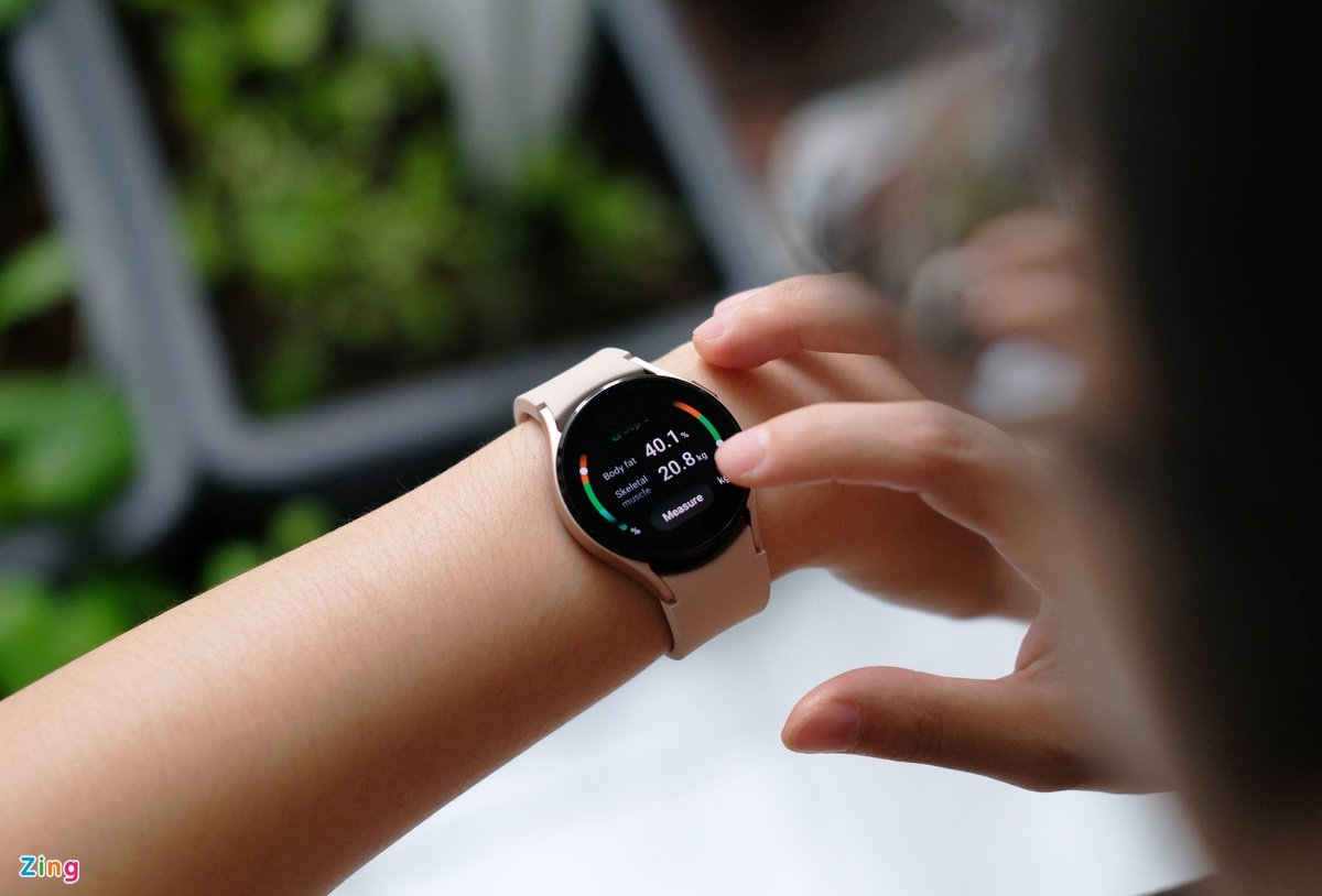 zeannep's tweet photo. How do young people keep balance when working from home?
Despite many problems when working from home, young people quickly balance the experience of work, exercise and entertainment thanks to technology devices.
#glazxy4 https://t.co/tinrcuDND6