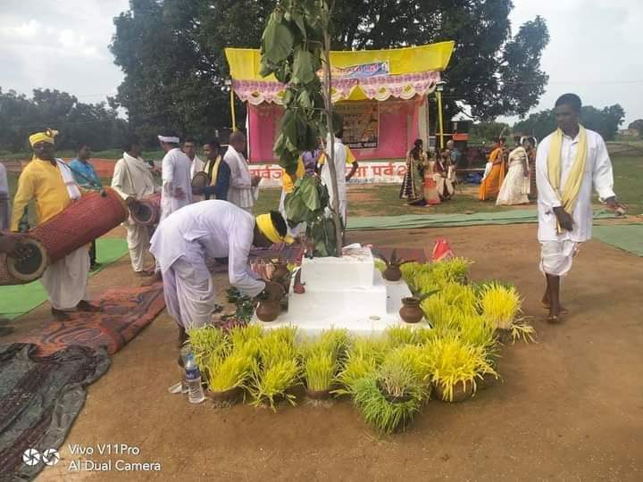 marpachi_vijay's tweet image. प्राकृतिक पर्व करमा तिहार के आप सभी छत्तीसगढ़ वासियों को हार्दिक शुभकामनाएं सेवा जोहार।।
#करमा_पर्व