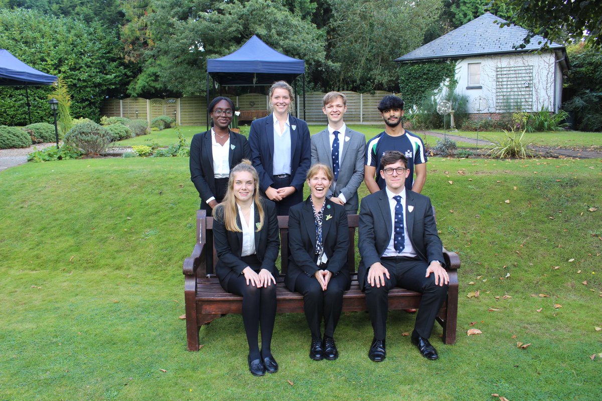 Reigate Grammar School tweet media