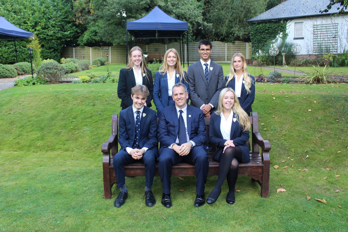 Reigate Grammar School tweet media