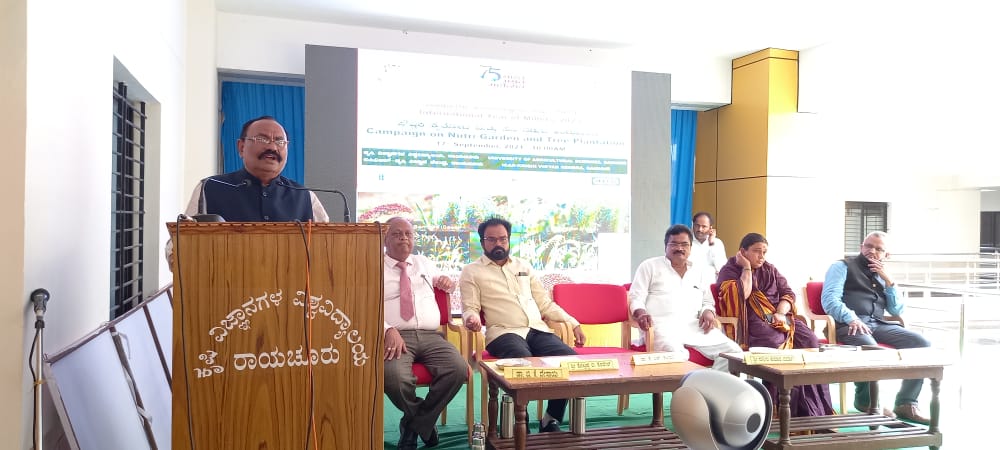 UAS_Raichur's tweet photo. International Year of Millets-2023 Campaign at UAS Raichur #millets #SahiPoshanDeshRoshan #icar #nutrigarden #kvk #BharatAmrutMahostsav #Aatmanirbharkrishi #milletproduts

@AgriGoI
@nstomar
@KailashBaytu
@PIB_India
@MinistryWCD https://t.co/BqvoWesTYR