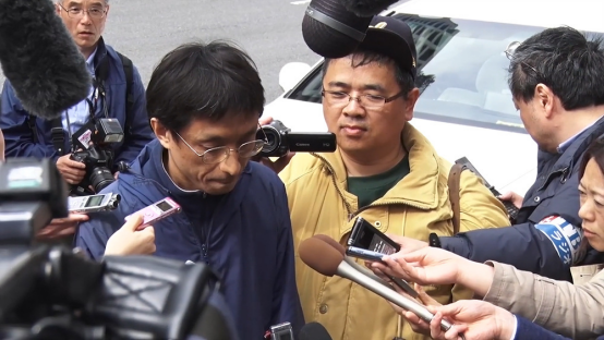 A news from koreaherald : Director Sakahara Atsushi’s “Me and the Cult Leader” won the Grand Prix in the Festival Choice in Asia category.
He is the survivor of Aum Shinrikyo cult’s terror in 1995 .