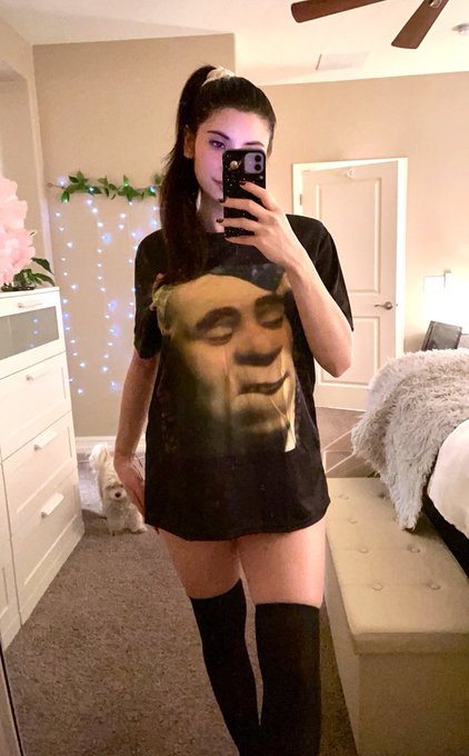 Watch nautii🌸✨💗's leaked NSFW photo on TwXstars