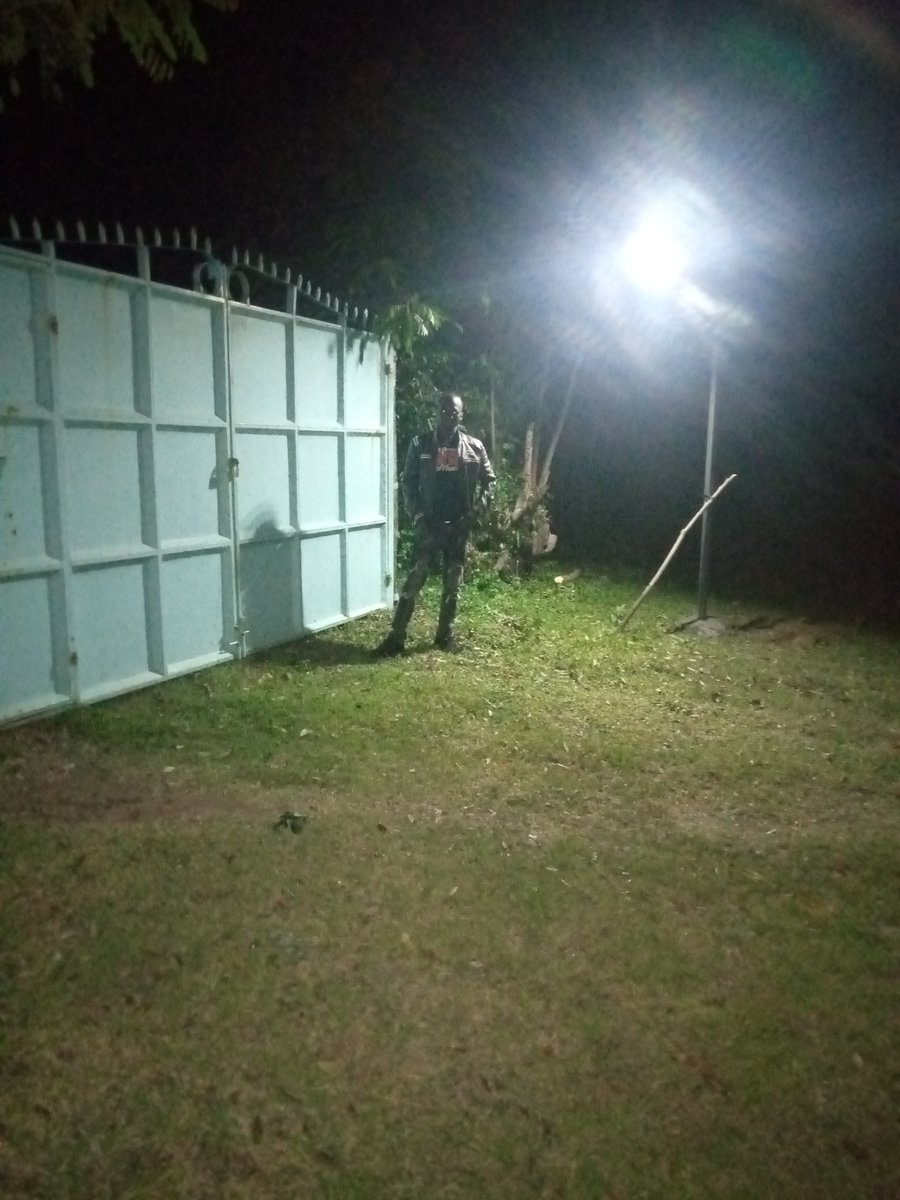 graphtech2's tweet image. Contact Graph Technologies Limited for automatic stand alone solar flood and street lights. These lights have automatic sensors which  means they automatically light in darkness and go off during the day.