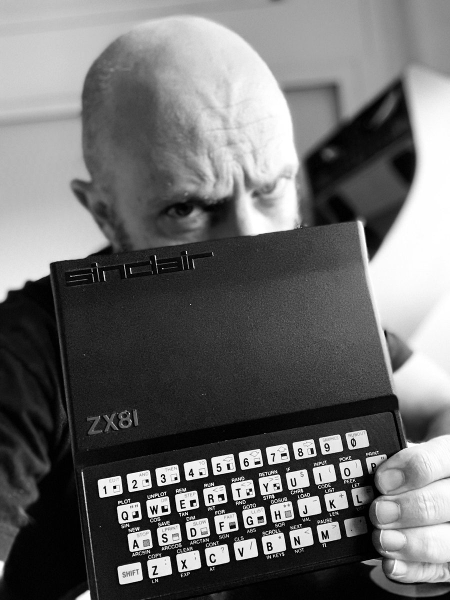 turk182es's tweet image. Adieu Sir Sinclair et encore merci pour tout ! Sans vous ce modeste blog n’aurait jamais existé.
Bon voyage !
#CliveSinclair #Zx81 #Soectrum #retroblog #RETROGAMING #RetroComputing #oldies #vintage
