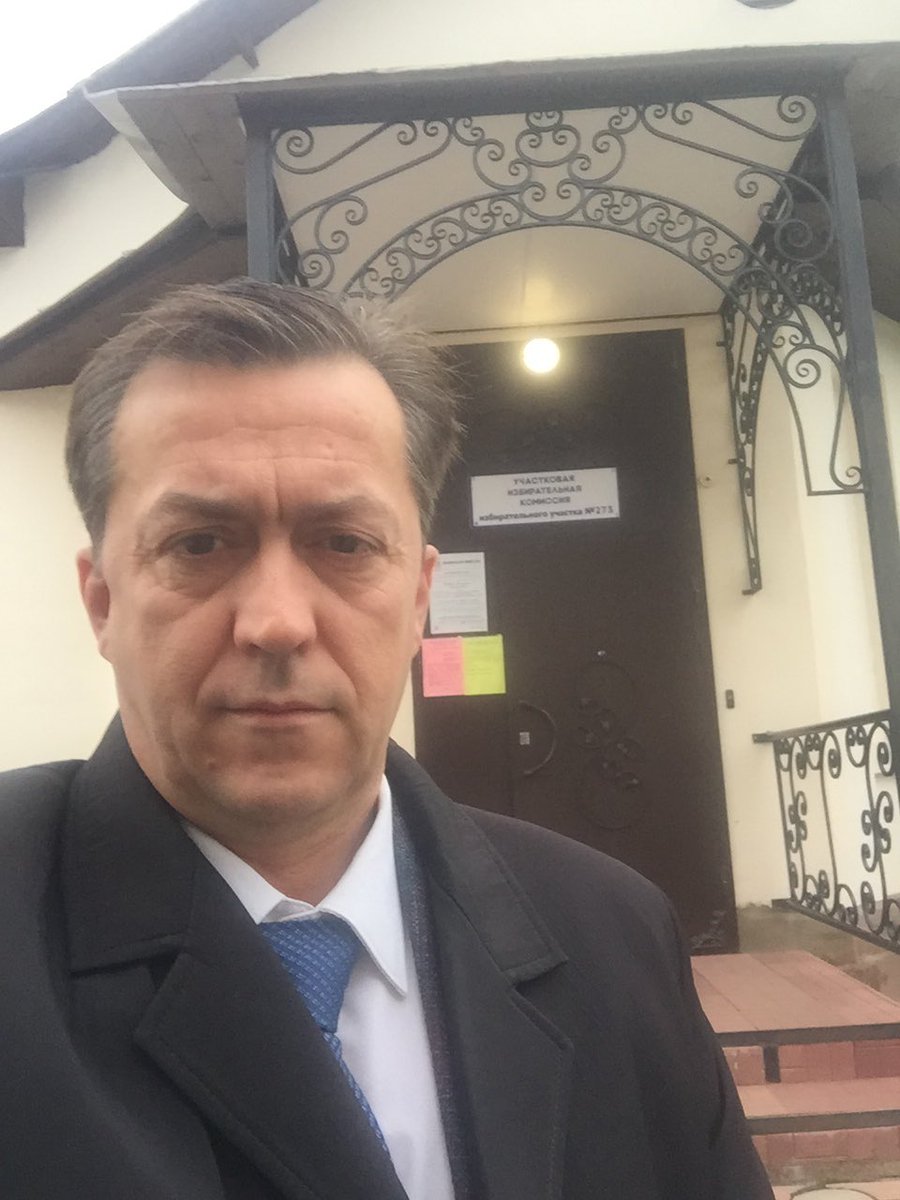 mozenkov's tweet image. В восемь 00 приехал на избирательный участок 273 отдать свой голос за Единую Россию! На участке многолюдно и очень тепло! #Выборы2021 #19сентября
