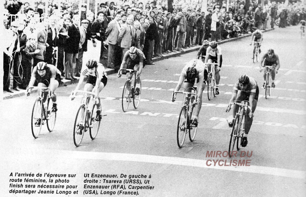 Miroir2Cyclisme's tweet photo. "Photo Finish" nécessaire pour départager Ute Enzenauer 🇩🇪 🥇 et Jeannie Longo 🇫🇷 🥈

Photo Finish required to decide between Ute Enzenauer 🇩🇪 🥇 and Jeannie Longo 🇫🇷 🥈

Connie Carpenter 🇺🇸 🥉

(#WorldChampionship 1981, Prague)

📸 MC
#Prague1981 #UCI #Flanders2021 #cycling https://t.co/ziUDStHidF