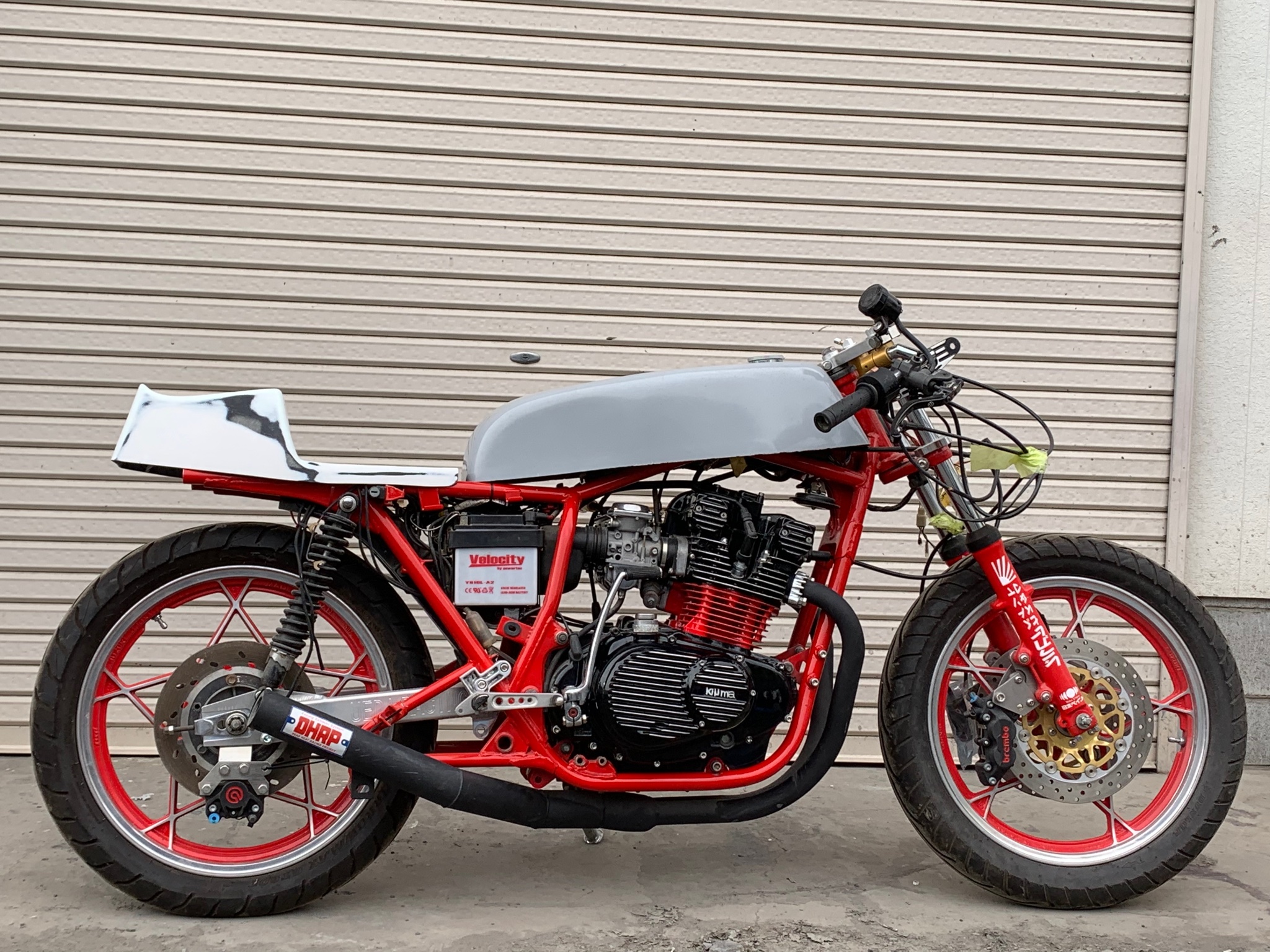 FRP　ロングタンク　カフェレーサー Z400FX│FRPロングタンクフルキット完成│おまけもあります