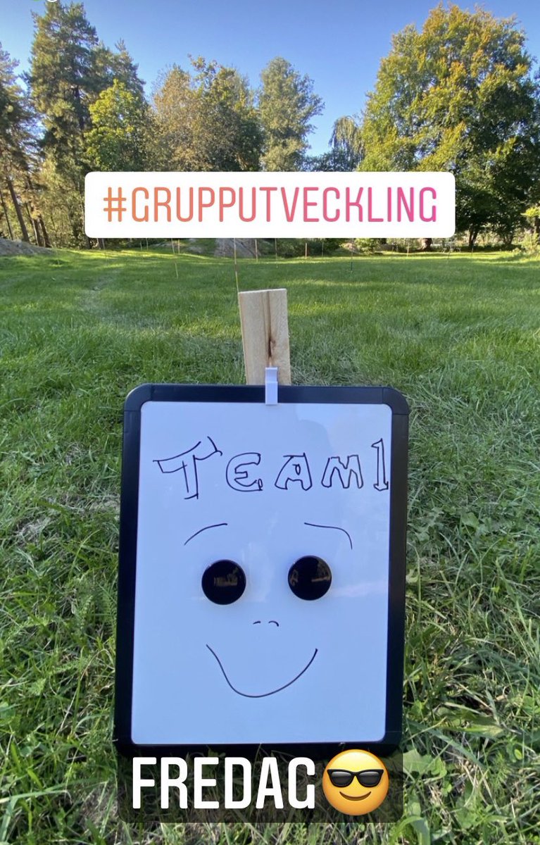 Jag fortsätter möta grupper utomhus även om hösten är på väg. Kläder efter väder och workshops i rörelse. andersahlenius.se