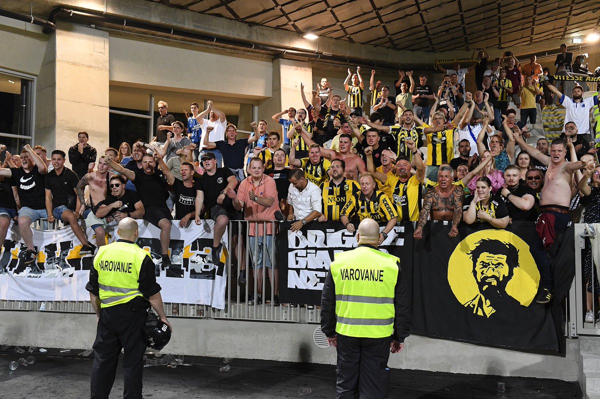 MijnVitesse's tweet photo. Supporters, ๐ฝ๐๐๐๐ฃ๐ ๐ฉ!
โ
Mura away
#Vitesse #murVIT #UECL https://t.co/eqSioWakOd