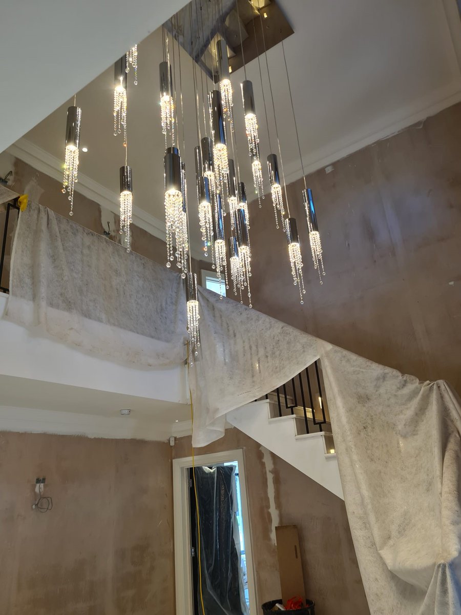 EdgeProjectsLtd's tweet image. Let there be light.....
Chandelier installed in Caldy.
#home #luxuryhouse #luxuryhome #luxuryhomebuilder #newbuild #chandelier #lighting
edgeprojectsltd.uk
facebook.com/EdgeProjectsLi…