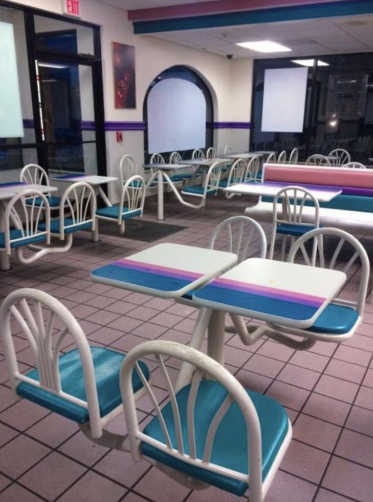 lolomichellee's tweet photo. Laying in bed thinking about @tacobell #vintage https://t.co/o53DVPT6WF