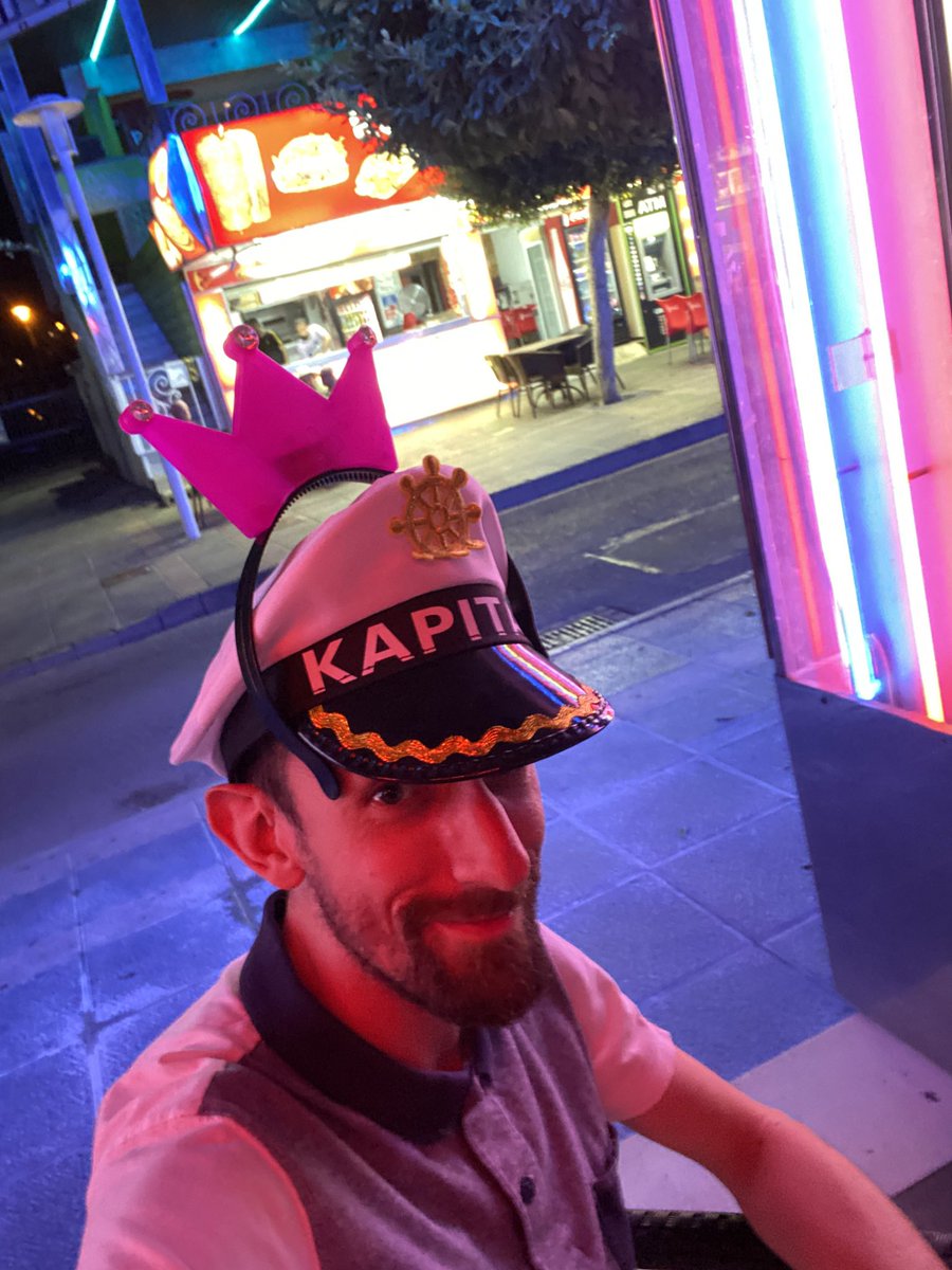 PSteveGaming's tweet photo. Well the first night was interesting……!! But nothing sunshine can fix! Hope everyone is well and having a blast!  #ASIF #PenguinOnTour #AlwaysTheCaptain #WhereTheCrown https://t.co/xoHt9DmUZa