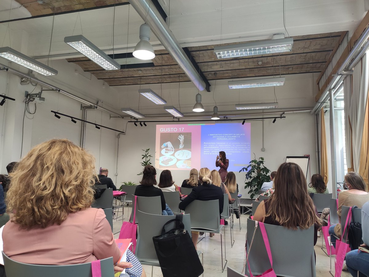 pazienti's tweet photo. Inspiring Women a @SocialWomenTalk: Rossella De Vita ci racconta il concept di Gusto 17, dove artigianalità e personalizzazione trovano una perfetta simbiosi. Il cliente si sente parte del progetto, consigliando ogni settimana il diciassettesimo gusto di gelato.
#SocialWomenTalk https://t.co/kmxbYnOzay