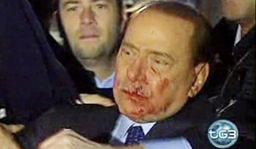 Aggressione Dicembre 2009 fisica , ieri c’è stata un altra aggressione, non fisica , ma offensiva verso un ex Presidente del Consiglio e per chi lo ha sostenuto e lo sostiene. Richiesta Perizia Psichiatrica assurda e illogica. <a href="/berlusconi/">Silvio Berlusconi</a> non mollare, siamo con te . <a href="/forza_italia/">Forza Italia</a>