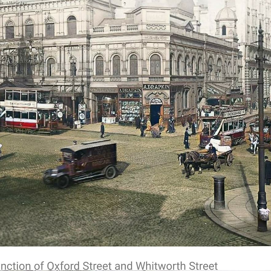 GreatManchester's tweet photo. Wow! 😮😍

There are some beautiful, colourised imagines here of Manchester city centre and some of the surrounding areas from 100 years ago in 1921.

https://t.co/GPWFUCLn2G (🙌🏻 @McrFinest)

❤ 🐝 #Manchester https://t.co/b7y3zRTqZy