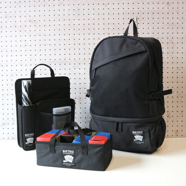 ck_akihabara's tweet photo. 【新商品入荷！】
カードゲーマー専用！
の最強持ち運びグッズを、選べる３タイプ入荷しました！
https://t.co/3kPeYPO6q7
こちら店頭でもオンラインストアでもお求めいただけます！
#トレカバッグ 
#brainstorage https://t.co/lMrfueekIz