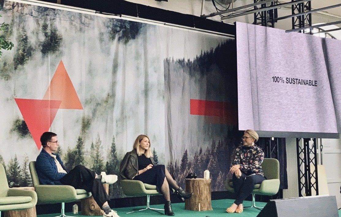 Easysize's tweet photo. 🎥 Live @TechBBQ 

“2020 was the first year in Amazon’s history where sales declined while e-commerce was booming. Why? 
Because brands went online with a direct connection with their shoppers.”

-@iamgulnazk in a panel discussion with @heidisvane &amp; #MOJOMOTO about #FashionTech https://t.co/PiEtmgjk1o