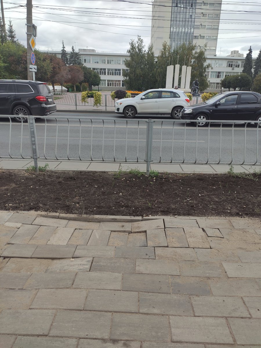 GPEU6vbT7GRFF5x's tweet photo. Вот и результат как заделали , все уже осело. Тяп ляп. @SamMobilePriem https://t.co/P9njkrw1Vi