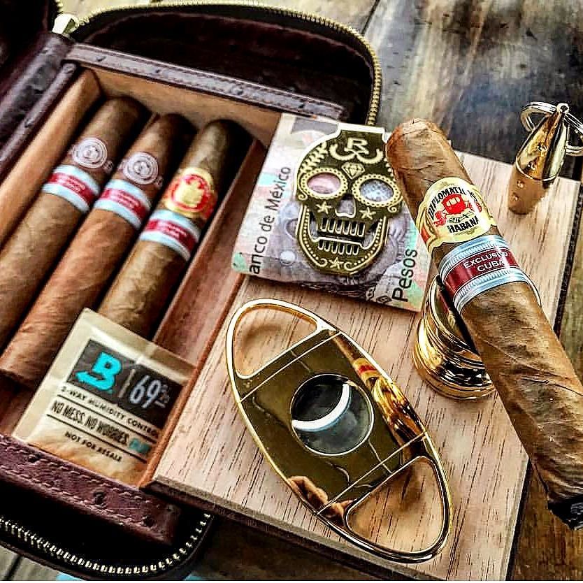 Cigars And Moustaches (@moustachesand) on Twitter photo 