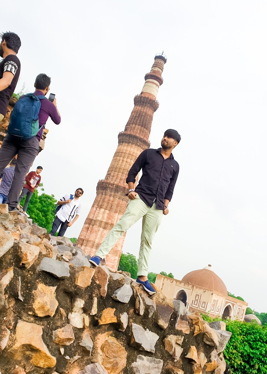 ChhoteChhavilal's tweet image. जिंदगी का सफर 
मानो तो मौज है।
वरना..... 
समस्या तो रोज है।
#ChhoteChhavilal #6te #Godda #Jharkhand