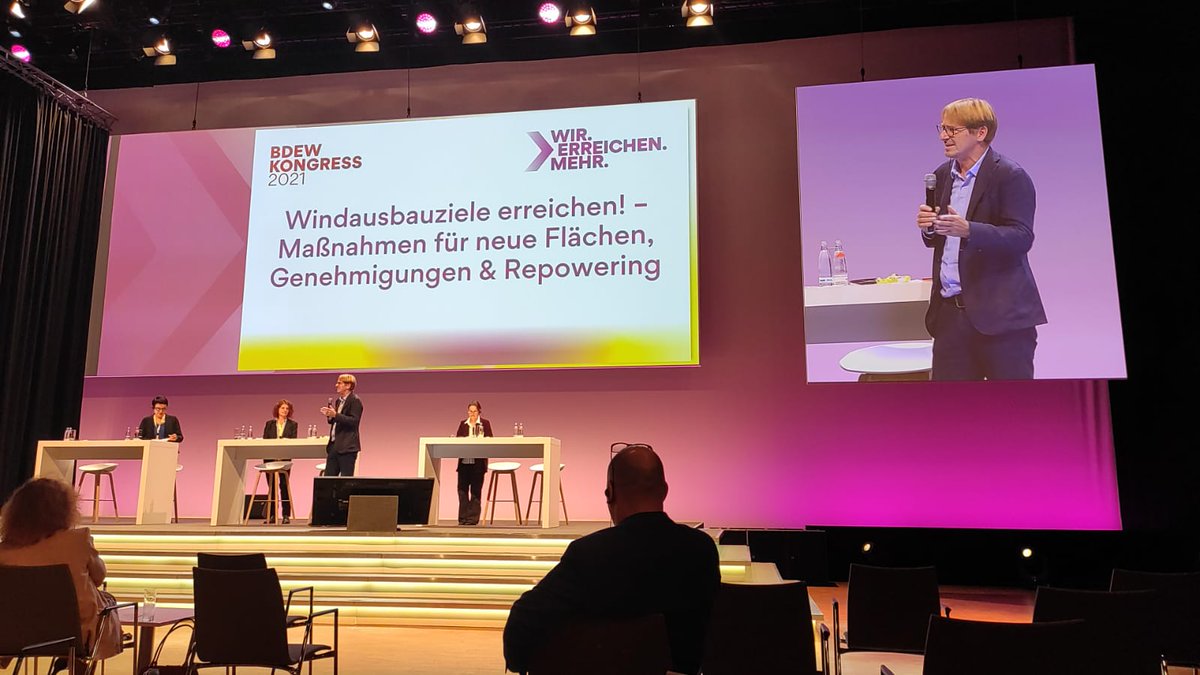 BWO_news's tweet image. Auch beim #bdewk21 wurde deutlich, welche großen Herausforderungen auf die neue Regierung zukommen. Anna Borg (CEO @VattenfallGroup) &amp;amp; BWO-Geschäftsführer @StefanThimm1 sind sich einig: Die neue BuReg muss #Offshore-Ausbau sichern &amp;amp; stabile Finanzierungsstrukturen schaffen! #cfd