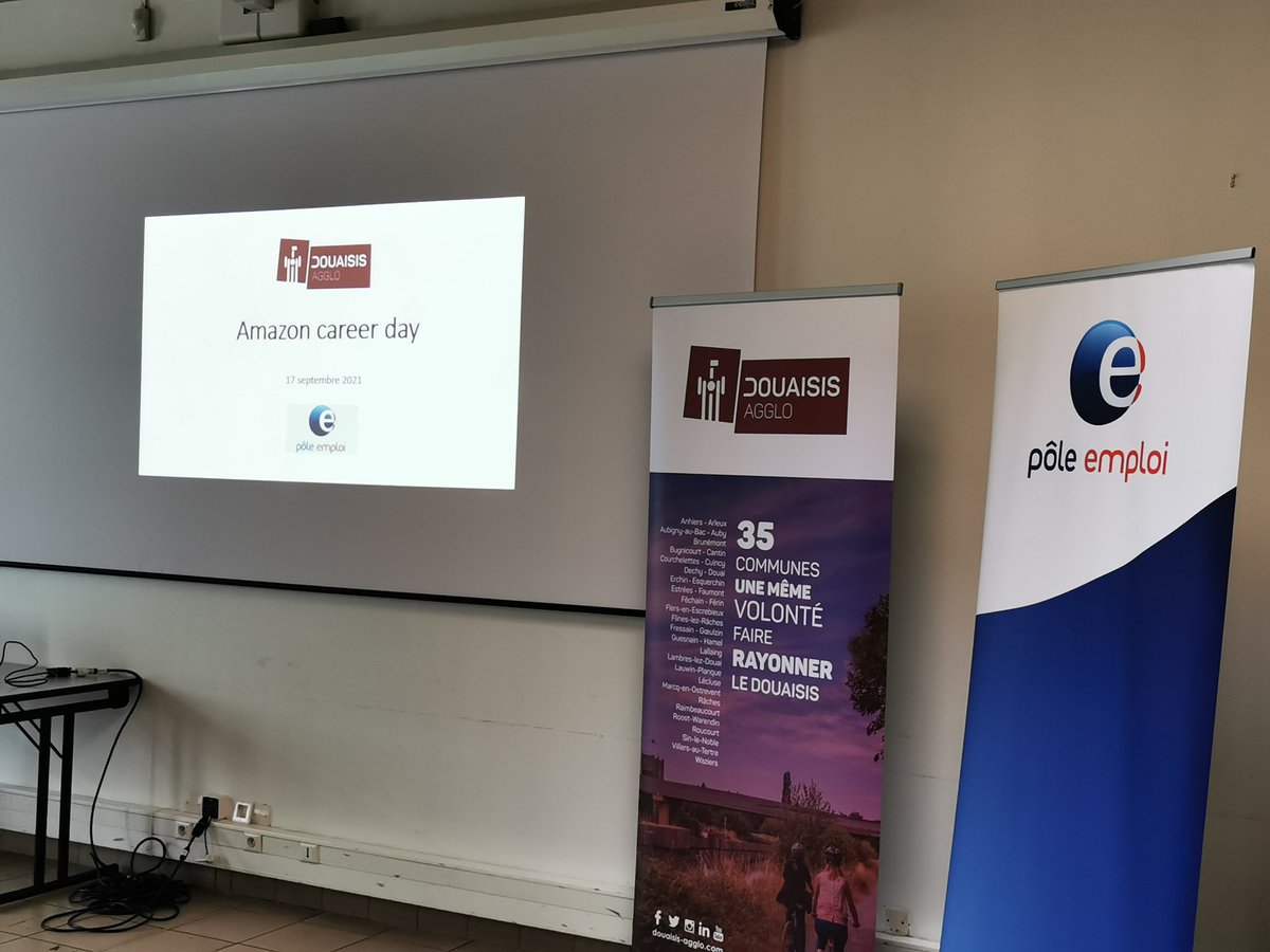 jblefevre60's tweet photo. [#CareerDayFr] C'est parti pour les one to one/coaching candidats avec @pole_emploi en direct de @Douaisis_Agglo !

#CareeDay @poleemploi_HDF @BenrachedH @Julie_Paillard @ipfconline1 @ShiCooks @diioannid @Nicochan33 @kalydeoo @Ym78200 @nelbro @Nad_Alves @Xbond49 @mallys_ https://t.co/xNbSoOVFjk