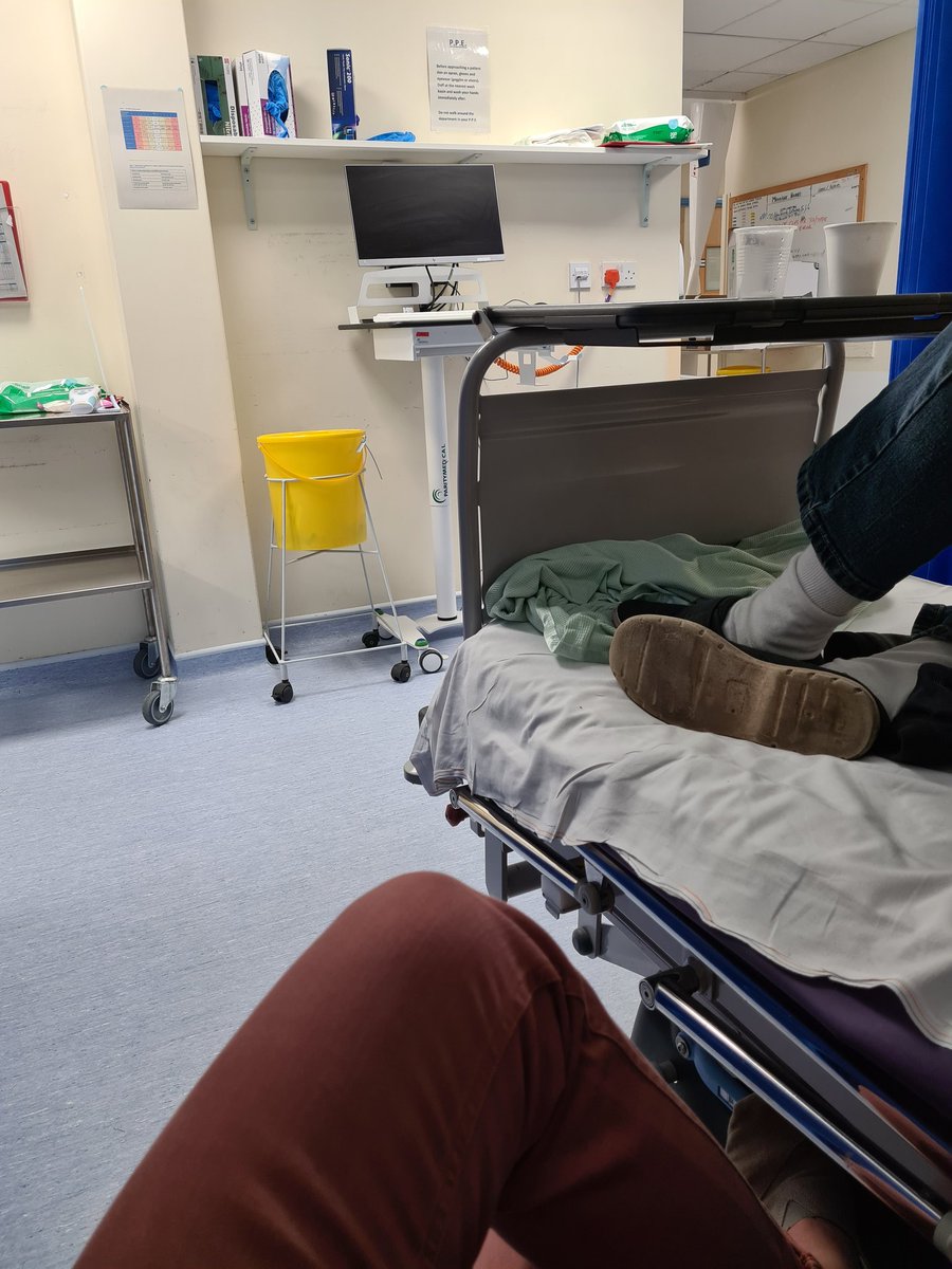 Chantel3006's tweet photo. Preceptorship all day and end up back in your hospital all night with a relative, couldn't have been in a better place though, thank you @DCHFT_ED my grandad is deaf and mute and every member of staff tried their best to speak to him not me, it makes a big difference!! https://t.co/FZKtn71P0h