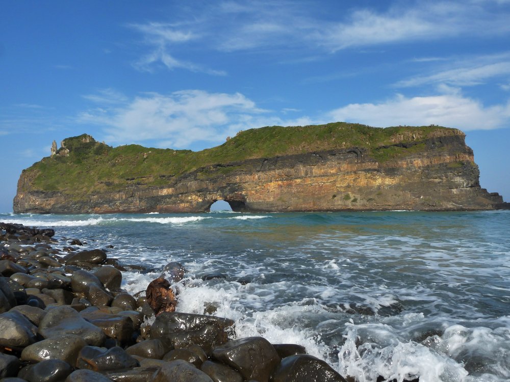 TourvestDM's tweet photo. #SouthAfricaIsTravelReady 🇿🇦
A beautiful capture of the iconic #HoleInTheWall along #SouthAfrica's #WildCoast. 😍
📸 Travel Telly
#VisitSouthAfrica #CoffeeBay @satsa_sa @satravelready @tulipandphoenix @ShotLeft @Tourism_gov_za @gotosouthafrica @SATravelTrade @inspired_lifeSA https://t.co/IQ8xaemDSm