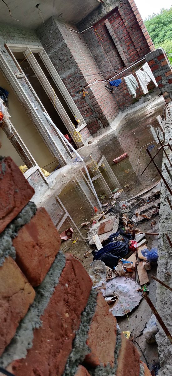 AkashBatra's tweet photo. @AtishiAAP @ArvindKejriwal @OfficialSdmc Builders have taken up the entire space in the colony and carry on work at odd hours. We've been facing this for the last 2 years, even during the lockdowns. More than 13 K Block, Kalkaji families have been facing this. https://t.co/7nBf11uyav