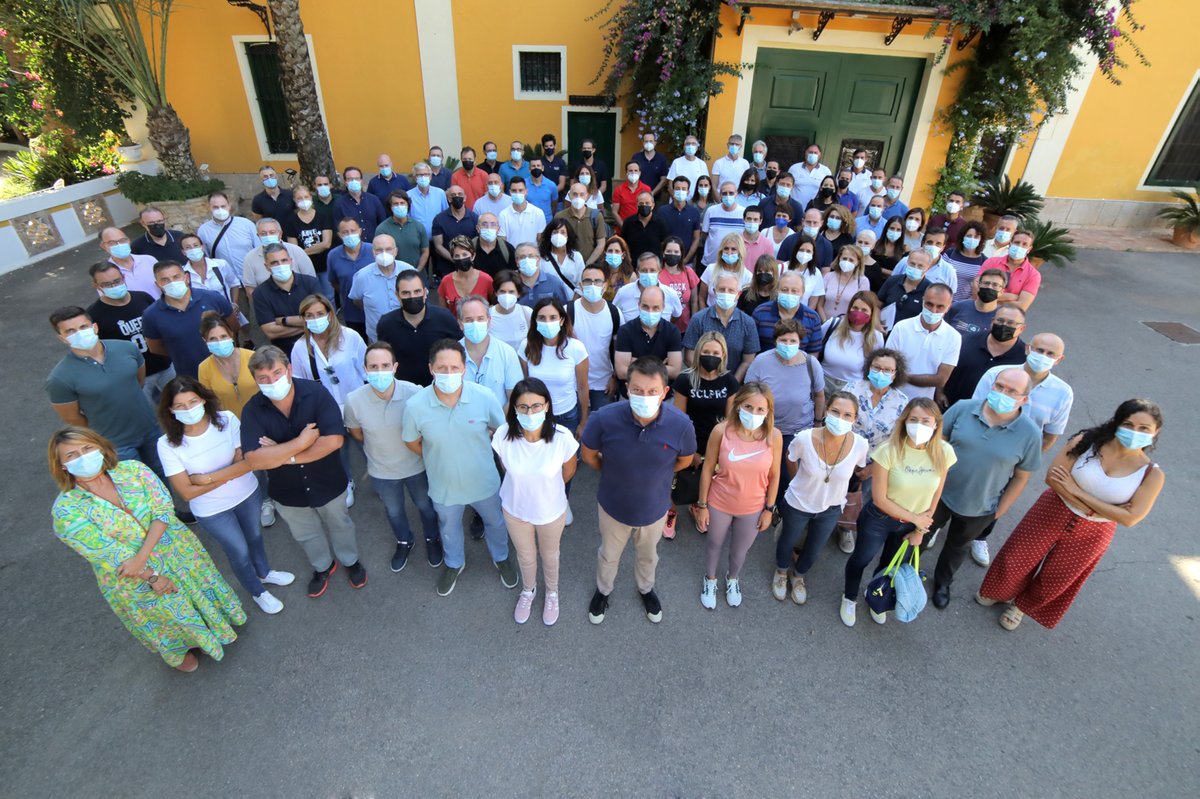 umivaleactiva's tweet photo. 😀 Casi 2 años después, con medidas de seguridad y felices por estar todos juntos, el equipo de coordinadores se reúne para seguir apostando por la #saludlaboral de l@s trabajador@s protegidos.
👉Trabajamos en equipo con #compromiso, #respeto,  #confiabilidad y #responsabilidad https://t.co/QfbQVRcf6L