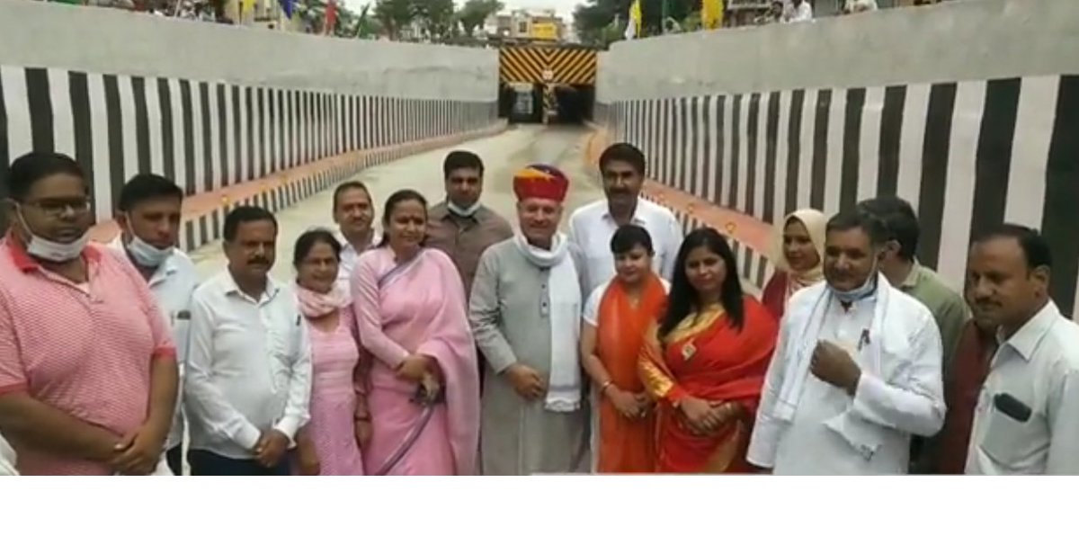 रेवाड़ी- केंद्रीय राज्य मंत्री राव इंद्रजीत सिंह ने रावतुला राम पार्क के निकट डबल फाटक अंडरपास का उद्घाटन किया. कई साल से थी लोगों की मांग. @Rao_InderjitS #rewari #underpass #raoinderjeetsingh