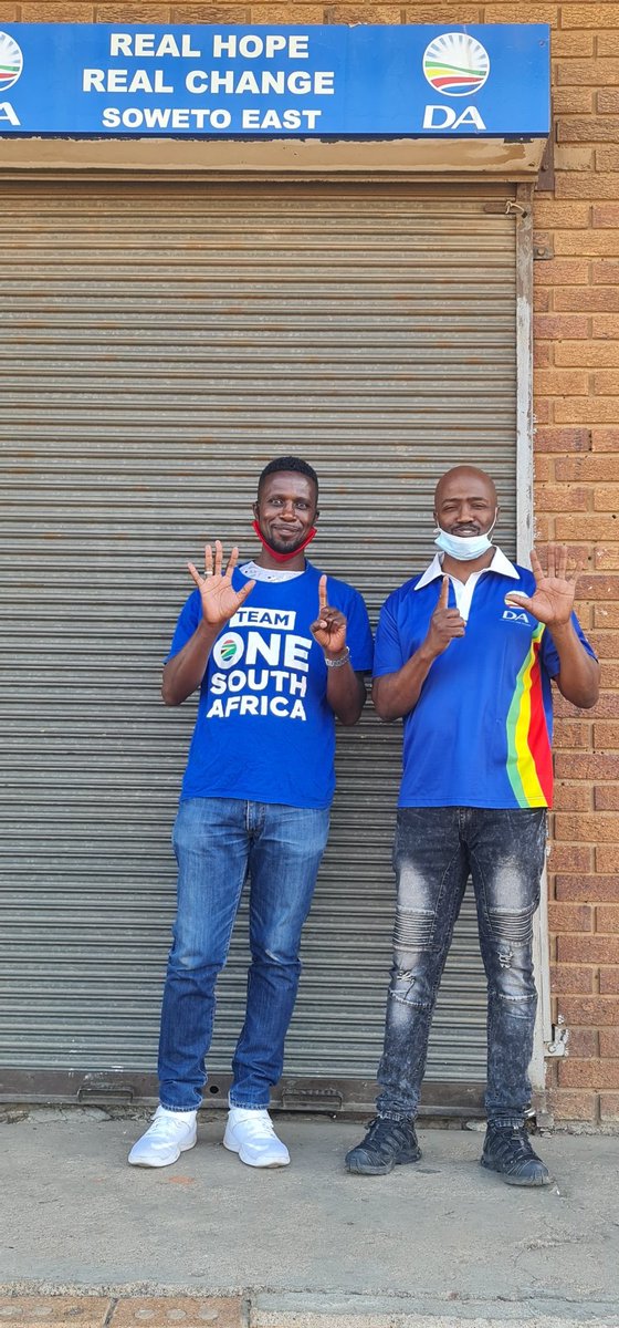 tsepomhlongo's tweet photo. I am with @DonnellyAngus
N Seun van Noordgesig
#LGE2021 #VoteForDA #DrMphoforMayor @MphoForMayor @mphophalatse1 @SowetoEastDA https://t.co/zGknZZ2ysT