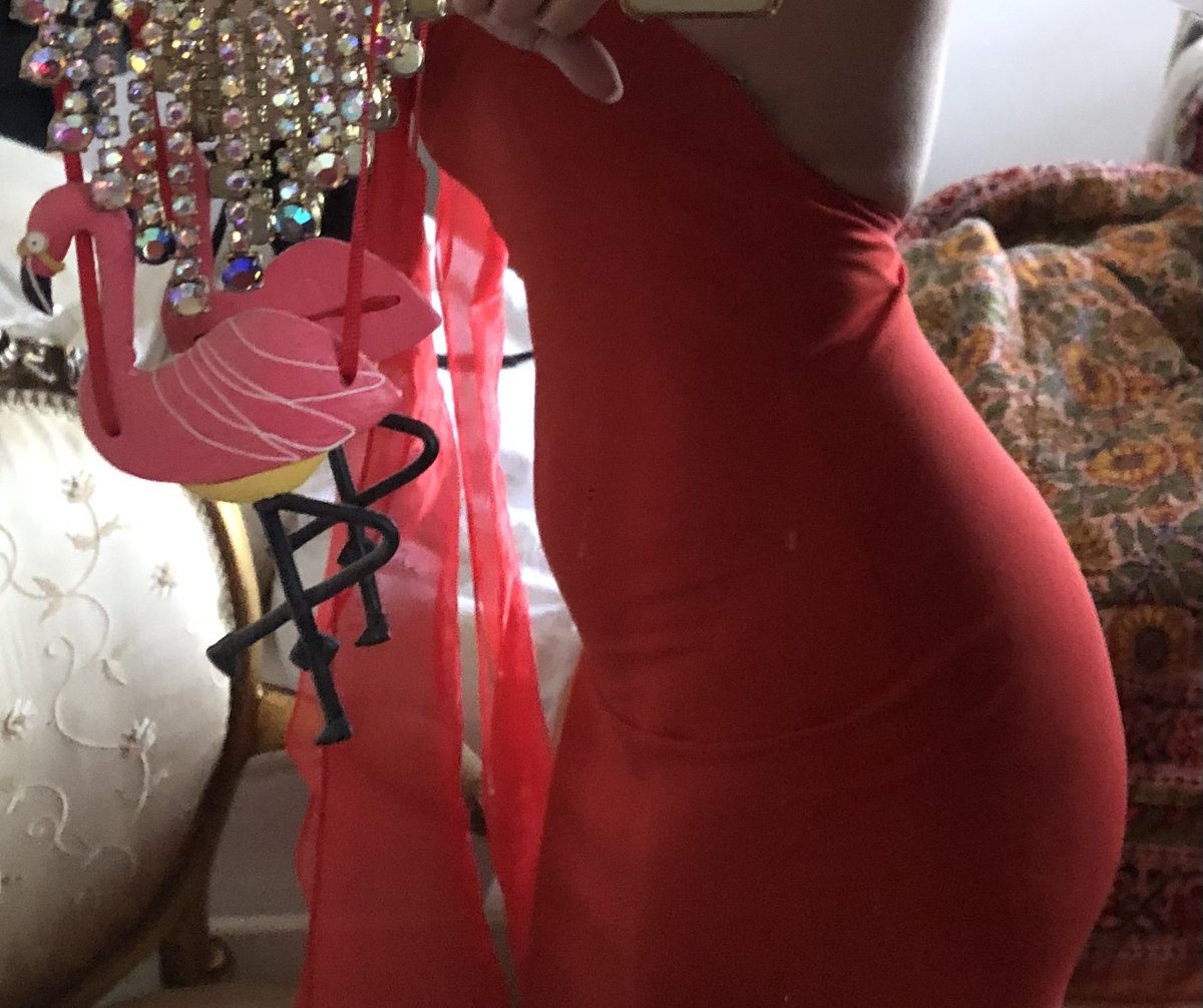 NellWitty's tweet photo. Dress for later. Blimey. Breathe in.
#lockdownpounds https://t.co/EB4Ablsst2