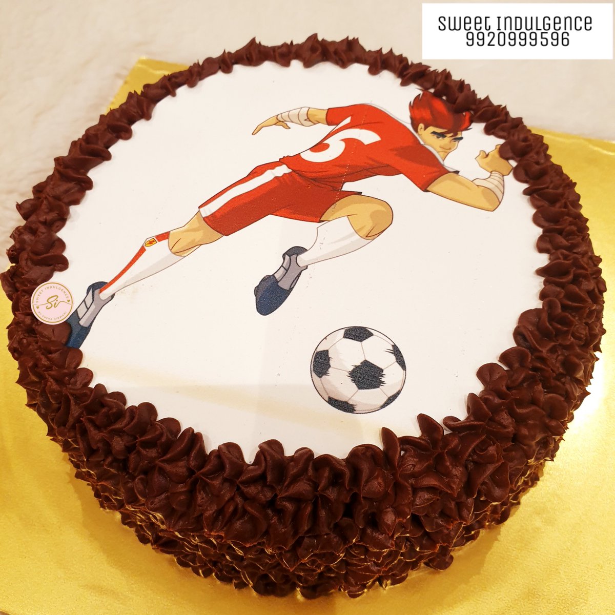 Football Themed Print Cake!! ⚽️ ⚽️ ⚽️
#sweetindulgence #chefsneh #personalisedcake #egglessbakes #chocolatecake #egglessbaking #themecake #birthdaycake #footballcake #footballseason  #photoprintcakemumbai #photoprintcake #cakelover #cupcakes #cupcakelove #marinedrive #mumbai